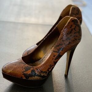 Lulu Townsend snakeskin heels size 8.5